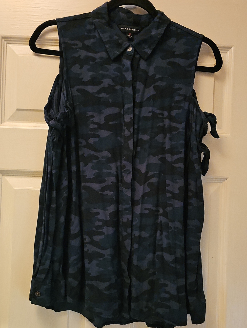 Rock & Republic Blue Camo Sleeveless Tie-Shoulder Button-Down